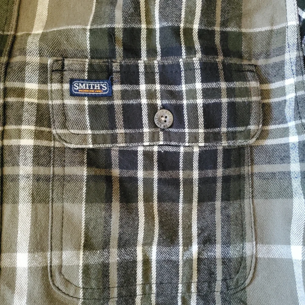Smith's Work Wear Size L Flannel Long Sleeve Shirt Black Gray Plaid Blokecore